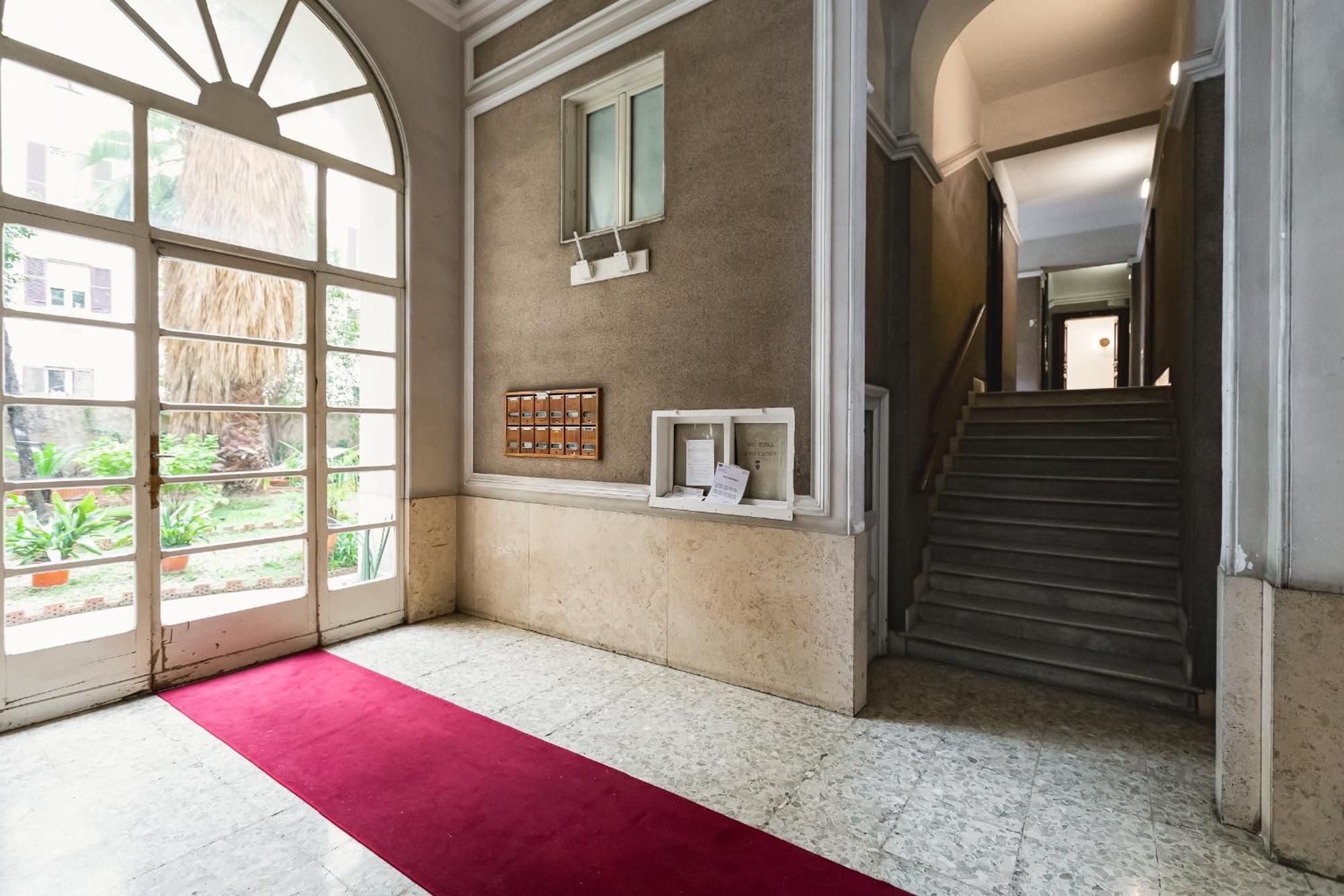 New Vatican Big Apartment - Romedreamhome
