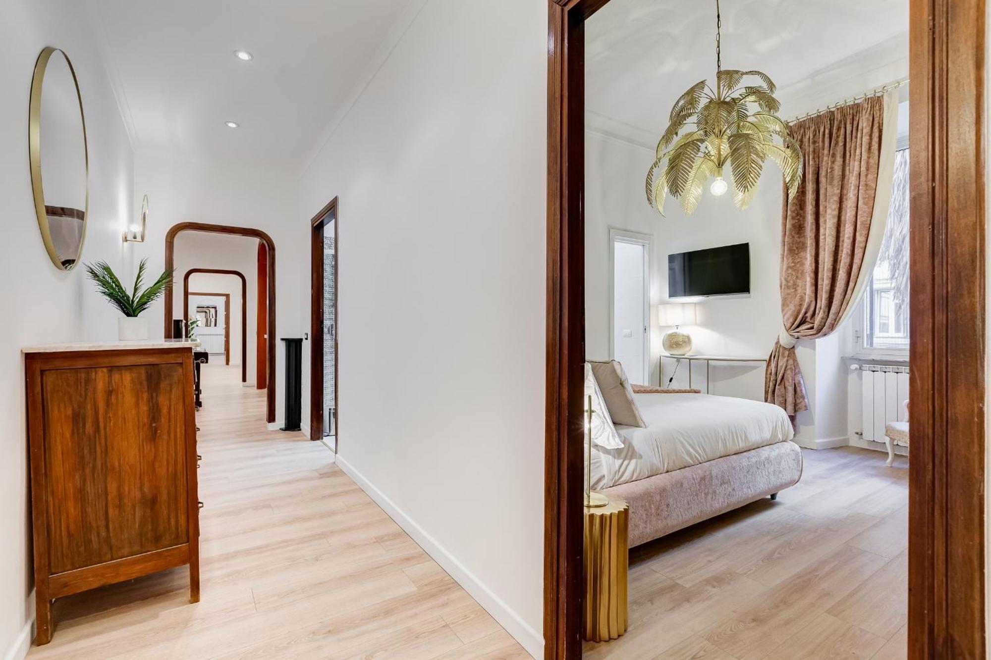 New Vatican Big Apartment - Romedreamhome